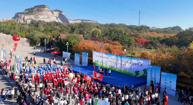 秋风起，凤凰山登高去！3000人共赴“三山同登”之约